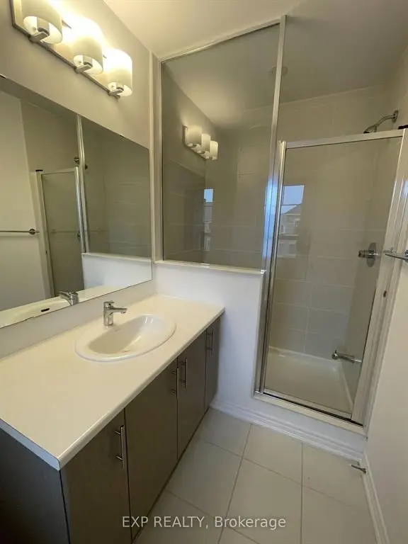 2001 Cameron Lott CRES, Oshawa, ON L1L 0S1