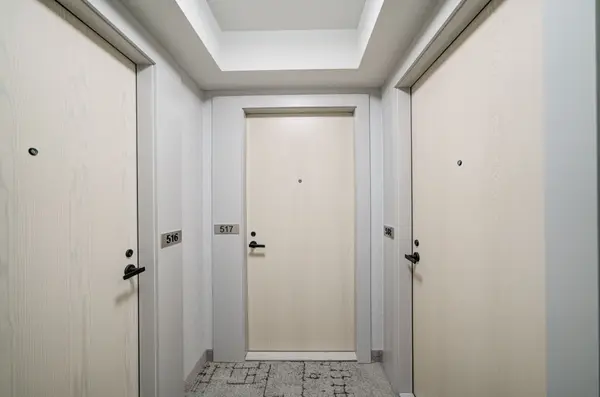 195 Commerce ST #517, Vaughan, ON L4K 5Z7