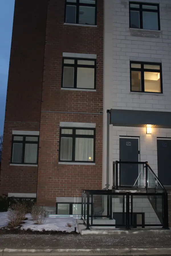 1070 Douglas McCurdy Common #124, Mississauga, ON L5G 0C6