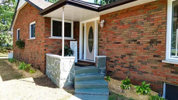 1012 Clement Lake RD, Highlands East, ON K0L 3C0