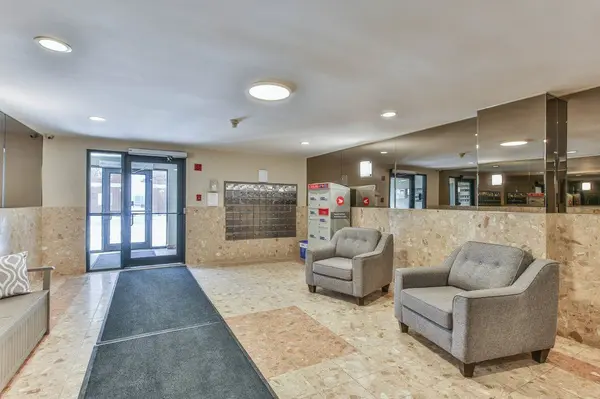 333 COMMISSIONERS RD W #405, London South, ON N6J 4X7