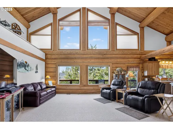 89112 Skyhigh DR, Springfield, OR 97477