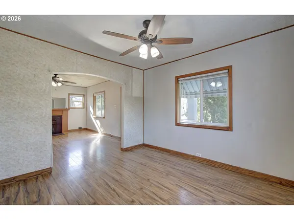 1911 KAUFFMAN AVE, Vancouver, WA 98660