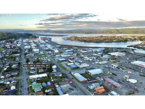 1032 S 4th ST, Coos Bay, OR 97420