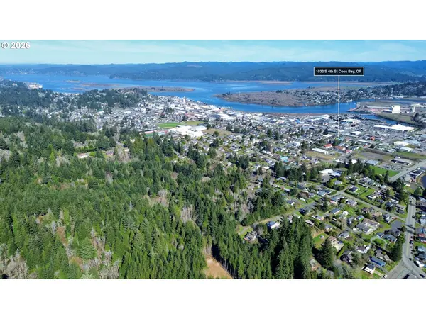 1032 S 4th ST, Coos Bay, OR 97420