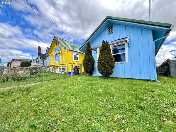 1032 S 4th ST, Coos Bay, OR 97420