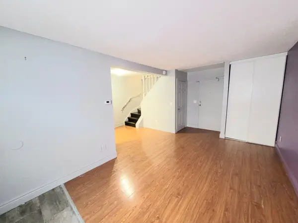 477 Dean AVE #33, Oshawa, ON L1H 3E4