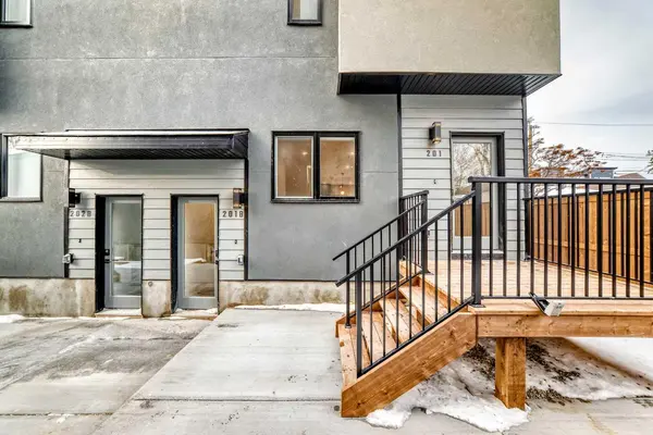 1729 31 ST SW #201, Calgary, AB T3C 1N2