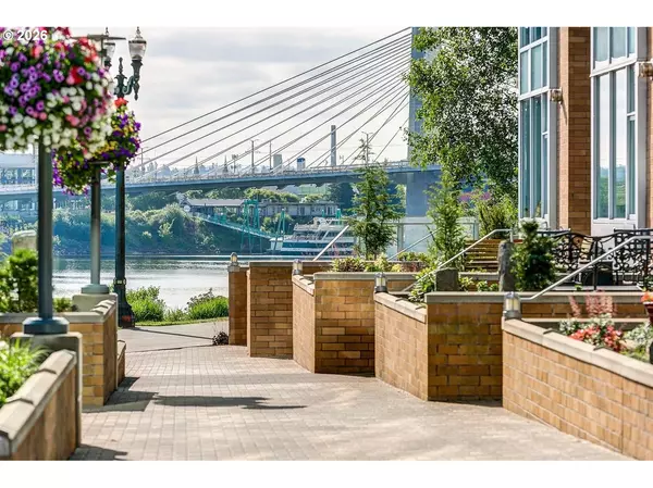 Portland, OR 97201,1920 S RIVER DR #1007