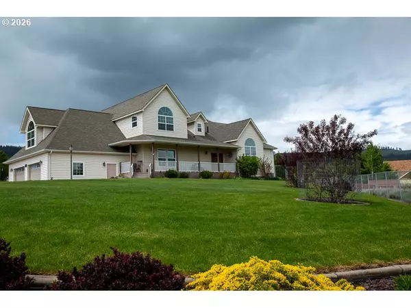 La Grande, OR 97850,318 S 20TH ST