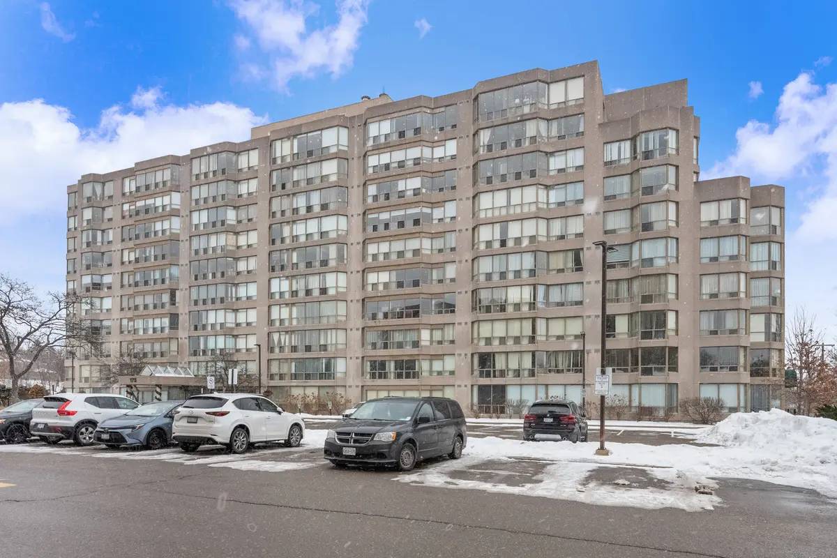175 Cedar AVE #303, Richmond Hill, ON L4C 9V3