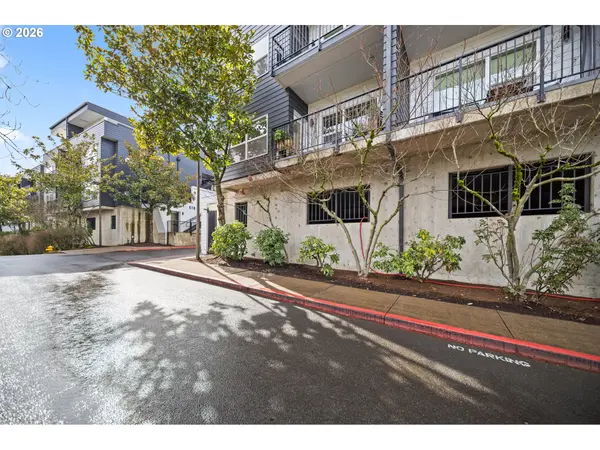 614 S NEVADA ST #B, Portland, OR 97219