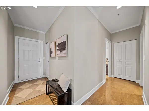 614 S NEVADA ST #B, Portland, OR 97219