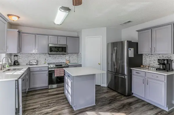 226 Yale Boulevard, Glenn Heights, TX 75154