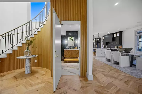 1000 W Wintergreen Road, Desoto, TX 75115