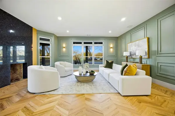 1000 W Wintergreen Road, Desoto, TX 75115