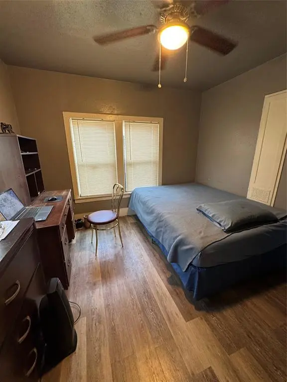 111 N Nueces, Coleman, TX 76384