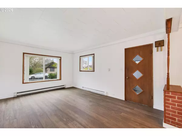 Longview, WA 98632,657 17TH AVE