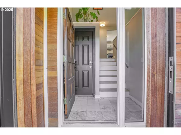 Portland, OR 97219,8325 SW TERWILLIGER BLVD