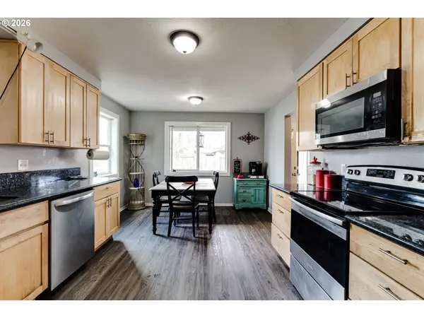 24970 HUNTER AVE, Veneta, OR 97487