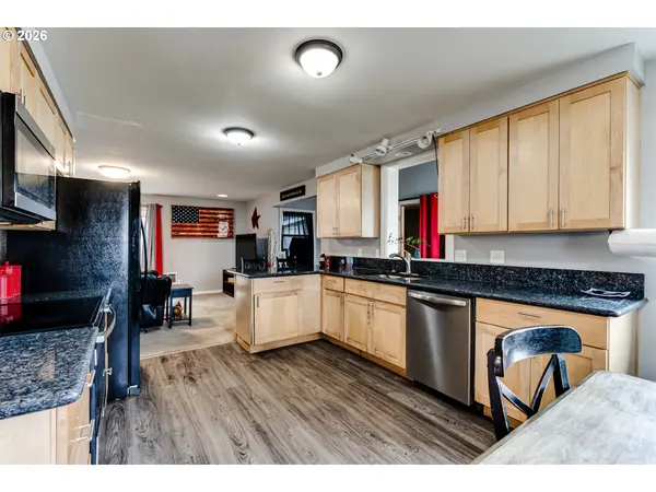 24970 HUNTER AVE, Veneta, OR 97487