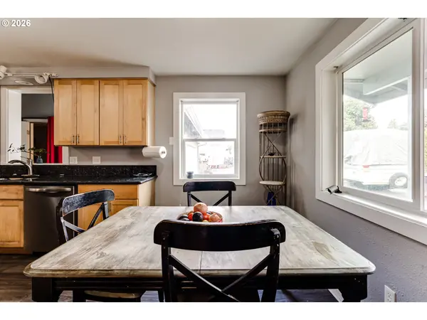 24970 HUNTER AVE, Veneta, OR 97487