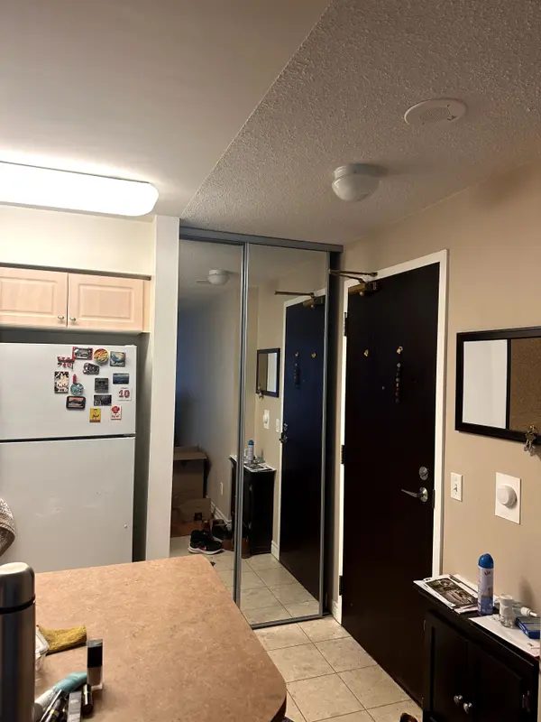 30 Grand Trunk CRES #1607, Toronto C01, ON M5J 3A4