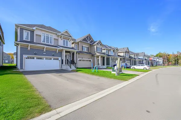 300 McEachern LN #300, Gravenhurst, ON P1P 0H8