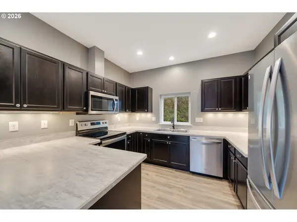 606 2ND ST, Garibaldi, OR 97118