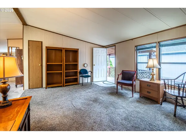 510 SHOREPINES AVE, Coos Bay, OR 97420