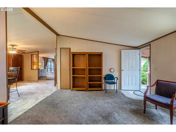 510 SHOREPINES AVE, Coos Bay, OR 97420