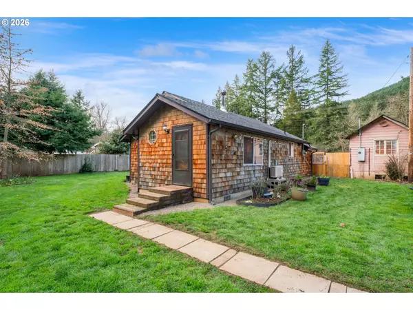 Dorena, OR 97434,37727 ROW RIVER RD