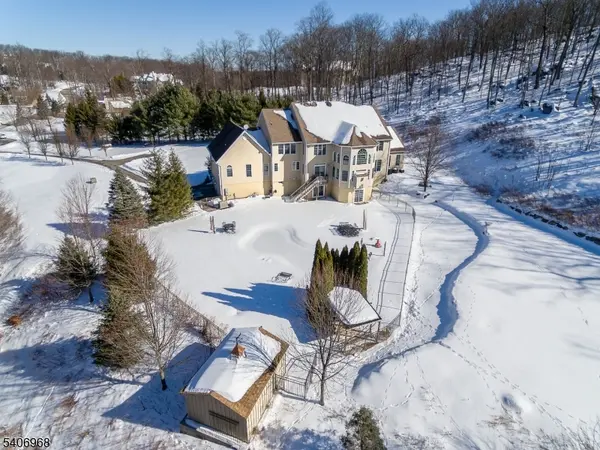 9 Andrew Ln, Kinnelon Boro, NJ 07405