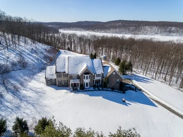 9 Andrew Ln, Kinnelon Boro, NJ 07405