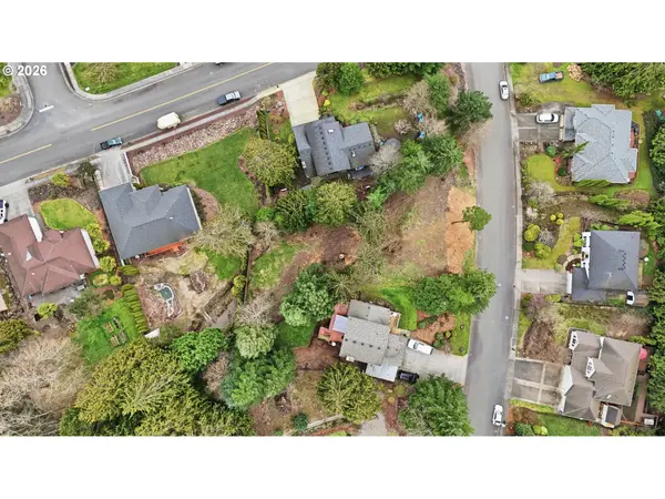 210 W St. James PL, Longview, WA 98632