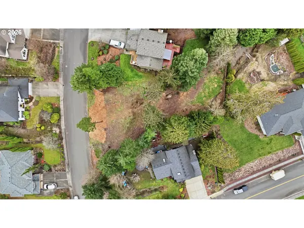 210 W St. James PL, Longview, WA 98632