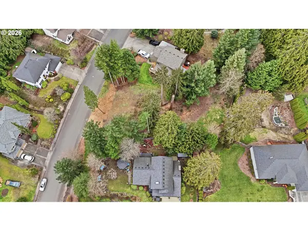 210 W St. James PL, Longview, WA 98632