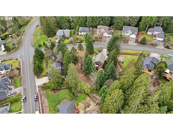 210 W St. James PL, Longview, WA 98632