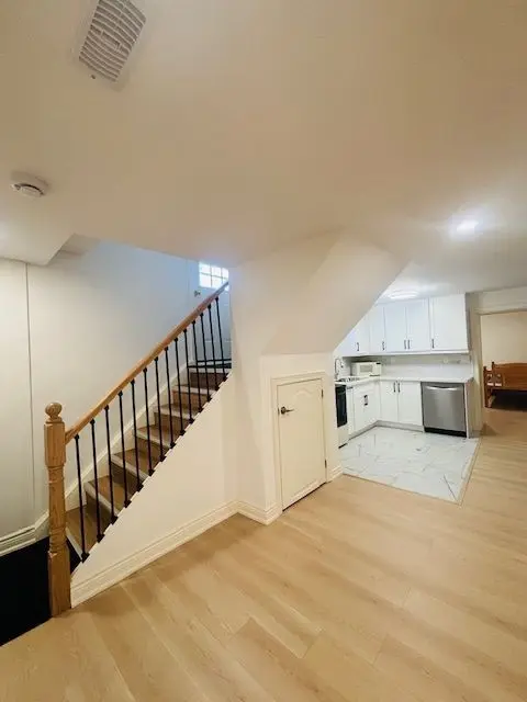 1 Ottawa CT, Aurora, ON L4G 2Y6