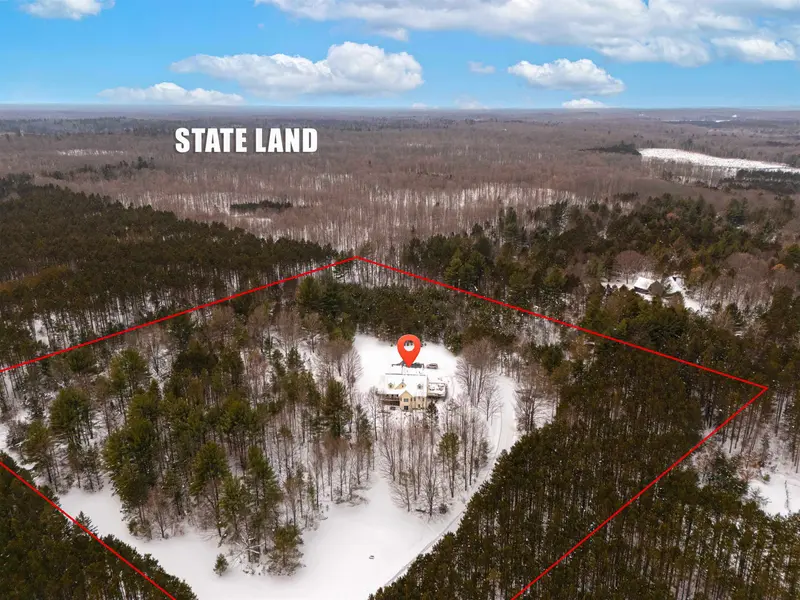 3855 Pulver Woods DR, Whitewater Twp, MI 49690