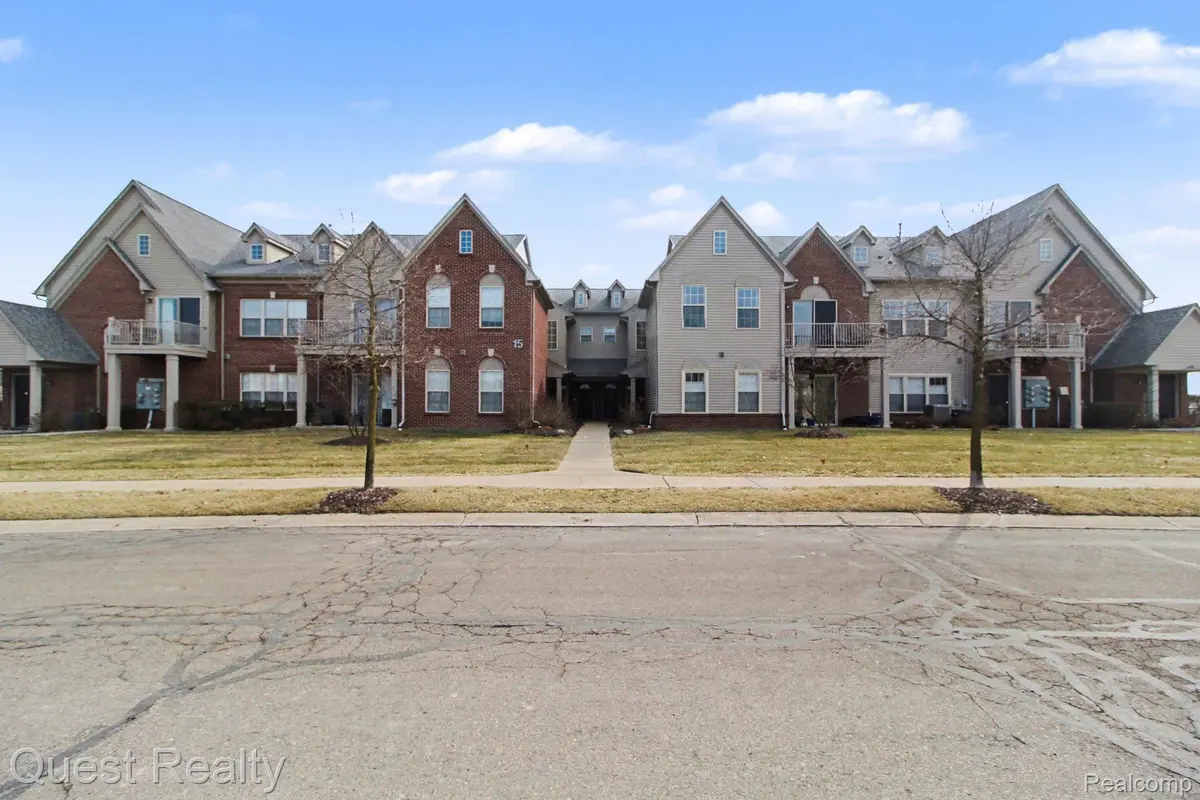 543 Addington LN, Ann Arbor, MI 48108