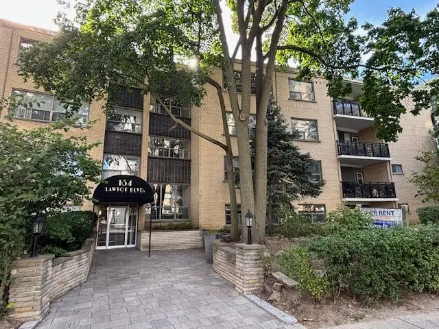 134 Lawton BLVD #407, Toronto C02, ON M4V 2A4