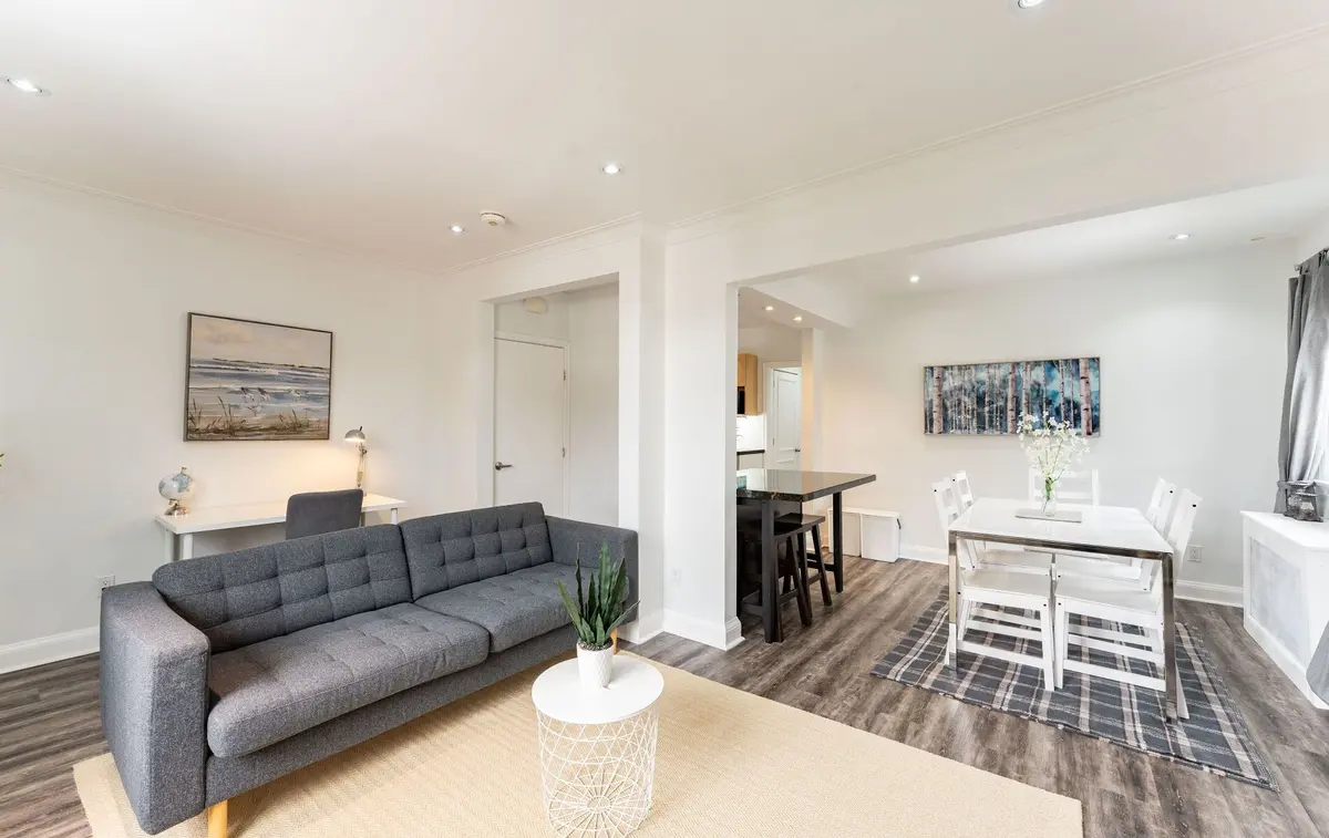 39 Twenty Fifth ST #Upper, Toronto W06, ON M8V 3P8