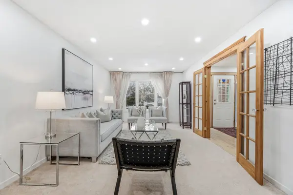 782 Aspen RD, Pickering, ON L1V 3S3