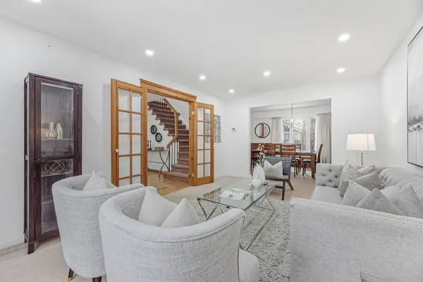 782 Aspen RD, Pickering, ON L1V 3S3