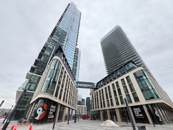 1000 Portage Pkwy #3710, Vaughan, ON L4K 0L1