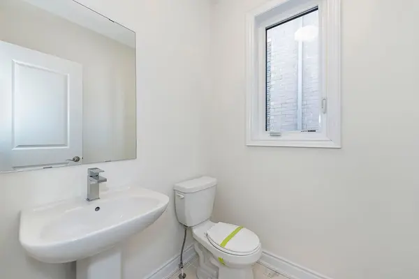 12 Wild Ginger LN, Springwater, ON L9X 2E4