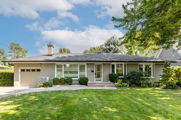 383 Maplehurst AVE, Oakville, ON L6L 4Y3