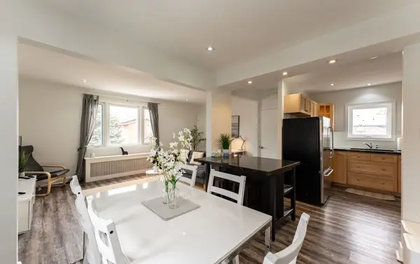 39 Twenty Fifth ST #Upper, Toronto W06, ON M8V 3P8