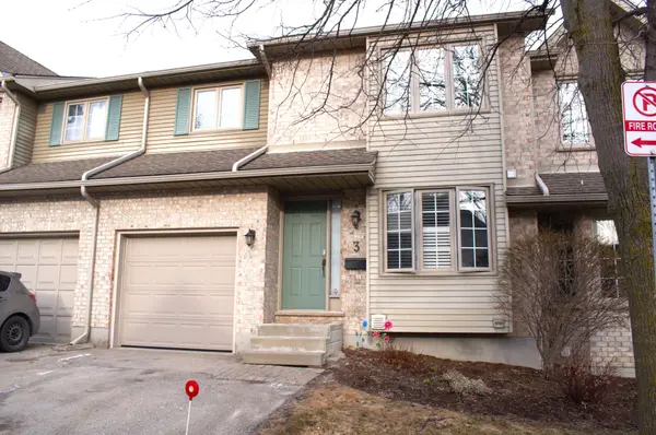 410 Ambleside DR #3, London North, ON N6G 4Y3